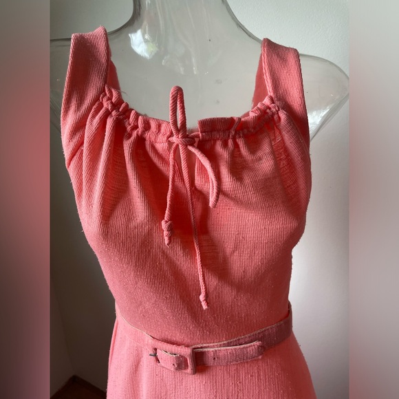 Vintage pink dress with belt and drawstring collar - Picture 3 of 12